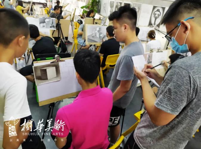 廣州樹(shù)華美術(shù)培訓(xùn)班成人部建筑加試全員通過(guò)